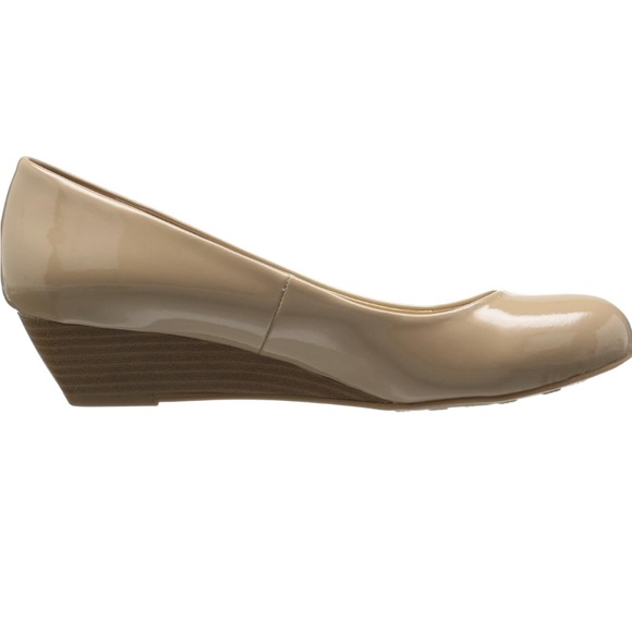 Chinese Laundry Marcie Women's Nude Patent Wedges - Picture 7 of 11